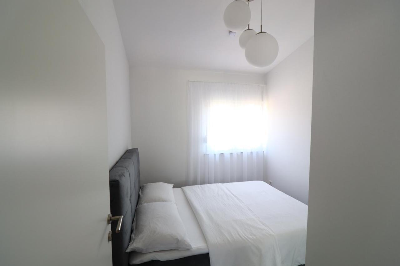Vrsi Apartments Eksteriør billede
